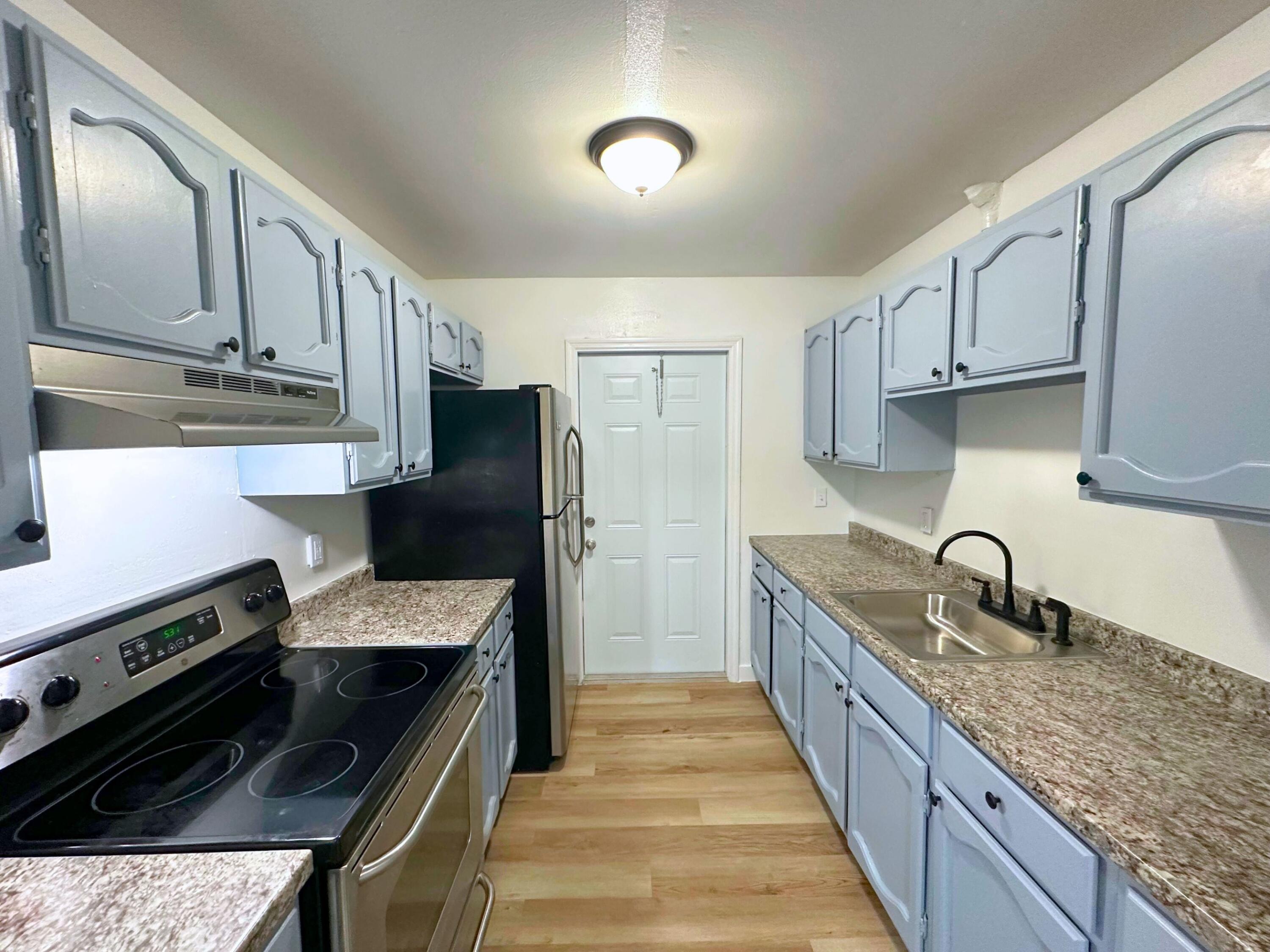 3662 Davis Road, Unit 3668 Palm Springs, FL 33461 - Photo 4 of 19 4 (22)