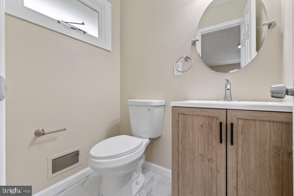 2164 Wh-ham Square Hamilton, NJ 08690 - Photo 21 of 40 New 0.5 in master bedroom