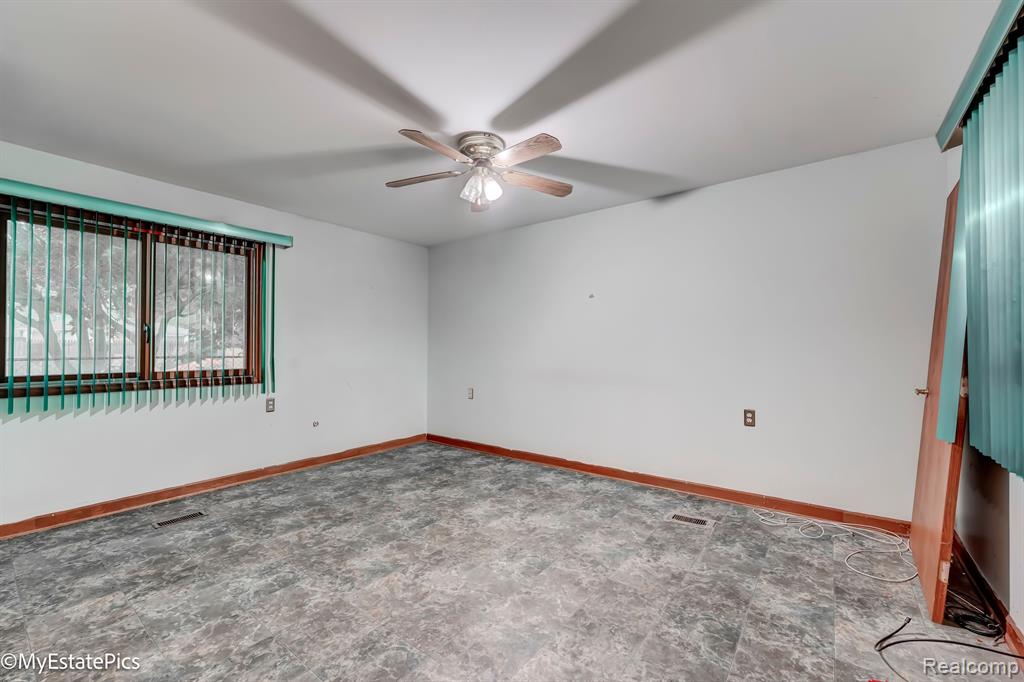 1318 South Henry Ruff Road Westland, MI 48186 - Photo 14 of 21