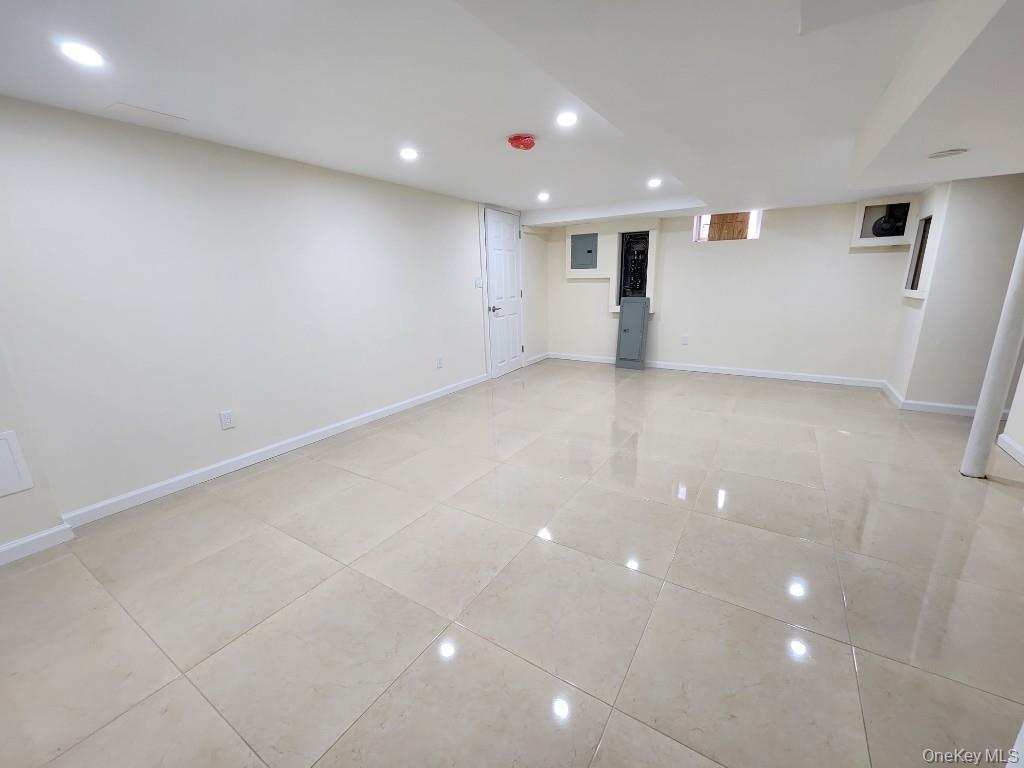 20 North Ravine Road Kings Point, NY 11023 - Photo 36 of 49 a view of an empty room