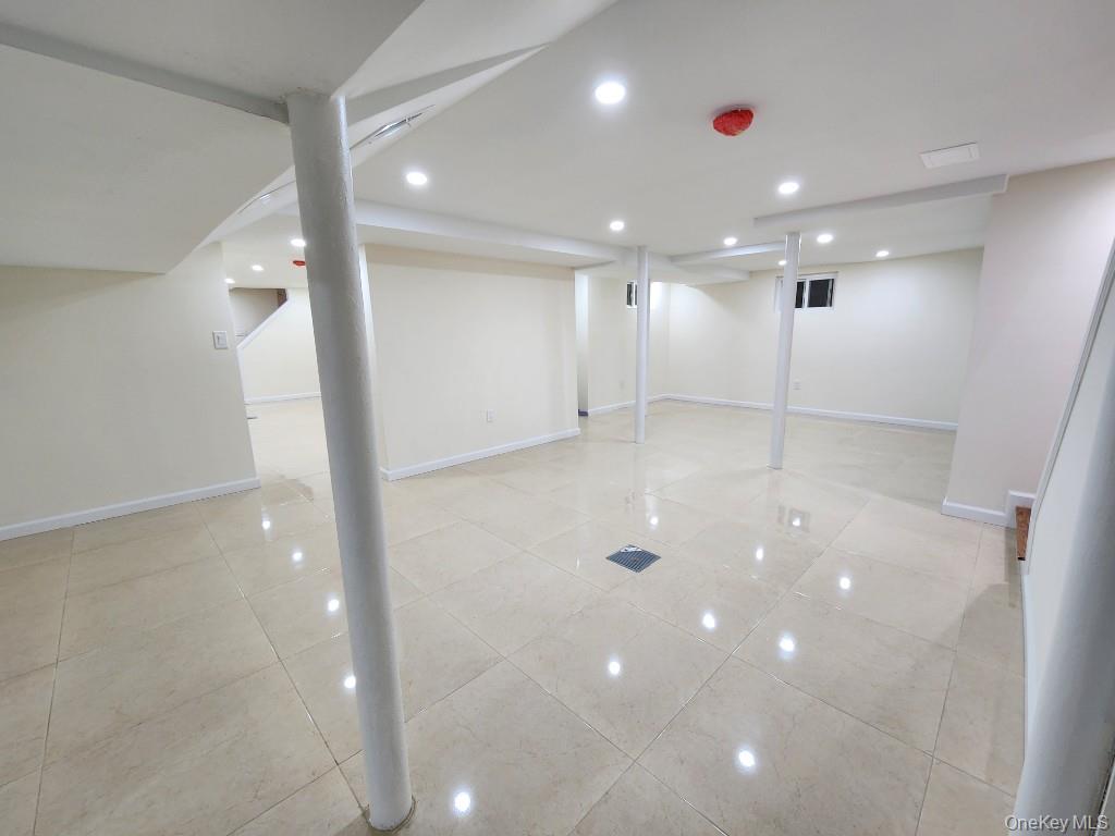 20 North Ravine Road Kings Point, NY 11023 - Photo 37 of 49 a view of an empty room