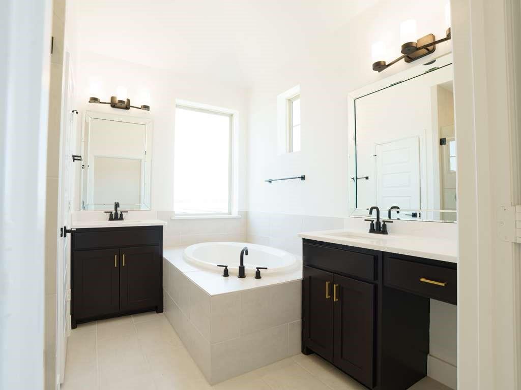 9311 Easy Street Rowlett, TX 75088 - Photo 17 of 23 Bathroom 3