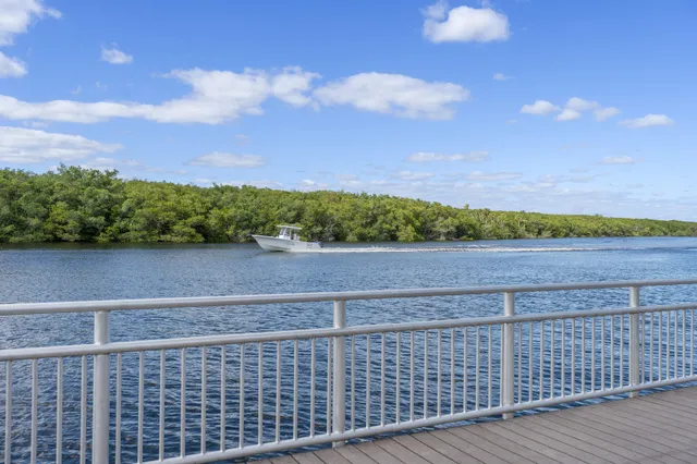 $3,900 | 700 Southwest Great Exuma Cove, Port St. Lucie, FL 34986