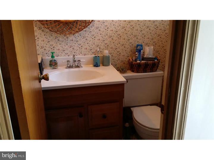 97 Hartford Road Sewell, NJ 08080 - Photo 5 of 10