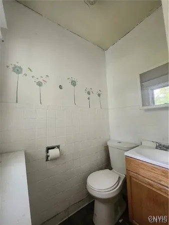 $3,000 | 718 Clarendon Street, Syracuse, NY 13210