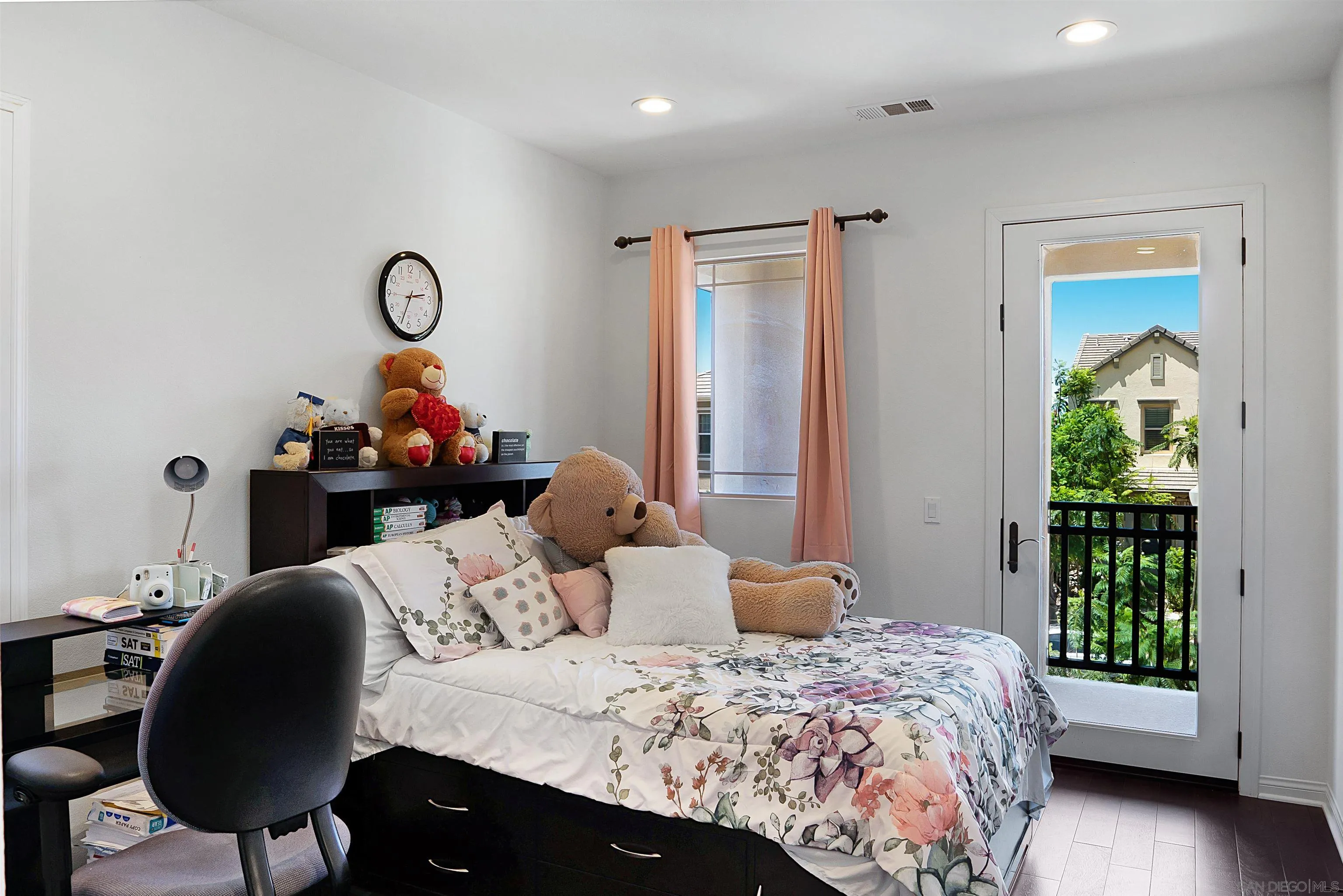 15901 Sarah Ridge Road San Diego, CA 92127 - Photo 23 of 34 a bedroom with two beds and a window