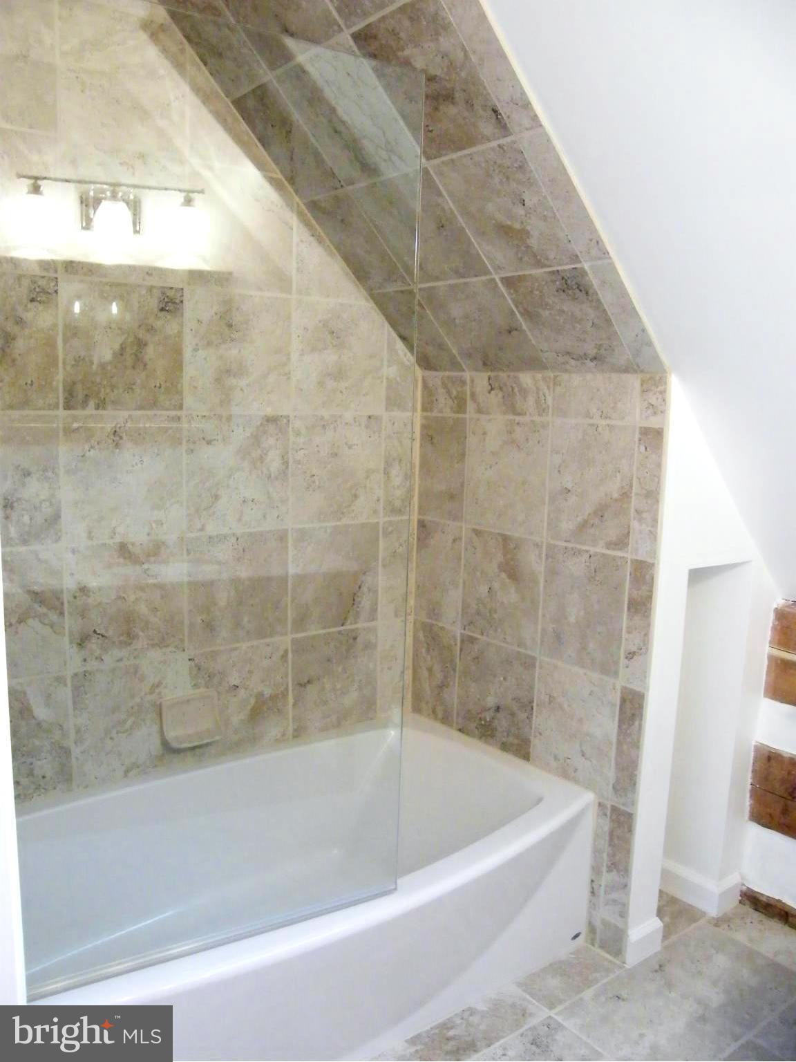 13261 Wilt Store Road Leesburg, VA 20176 - Photo 15 of 30 Bath (Master) UL view 1