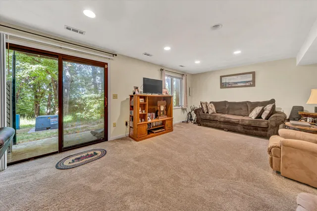 $279,950 | 3516 Stonehenge Square, Roanoke, VA 24018