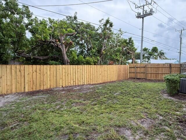 103 Northeast 28th Street Boca Raton, FL 33431 - Photo 47 of 47 a view of a backyard