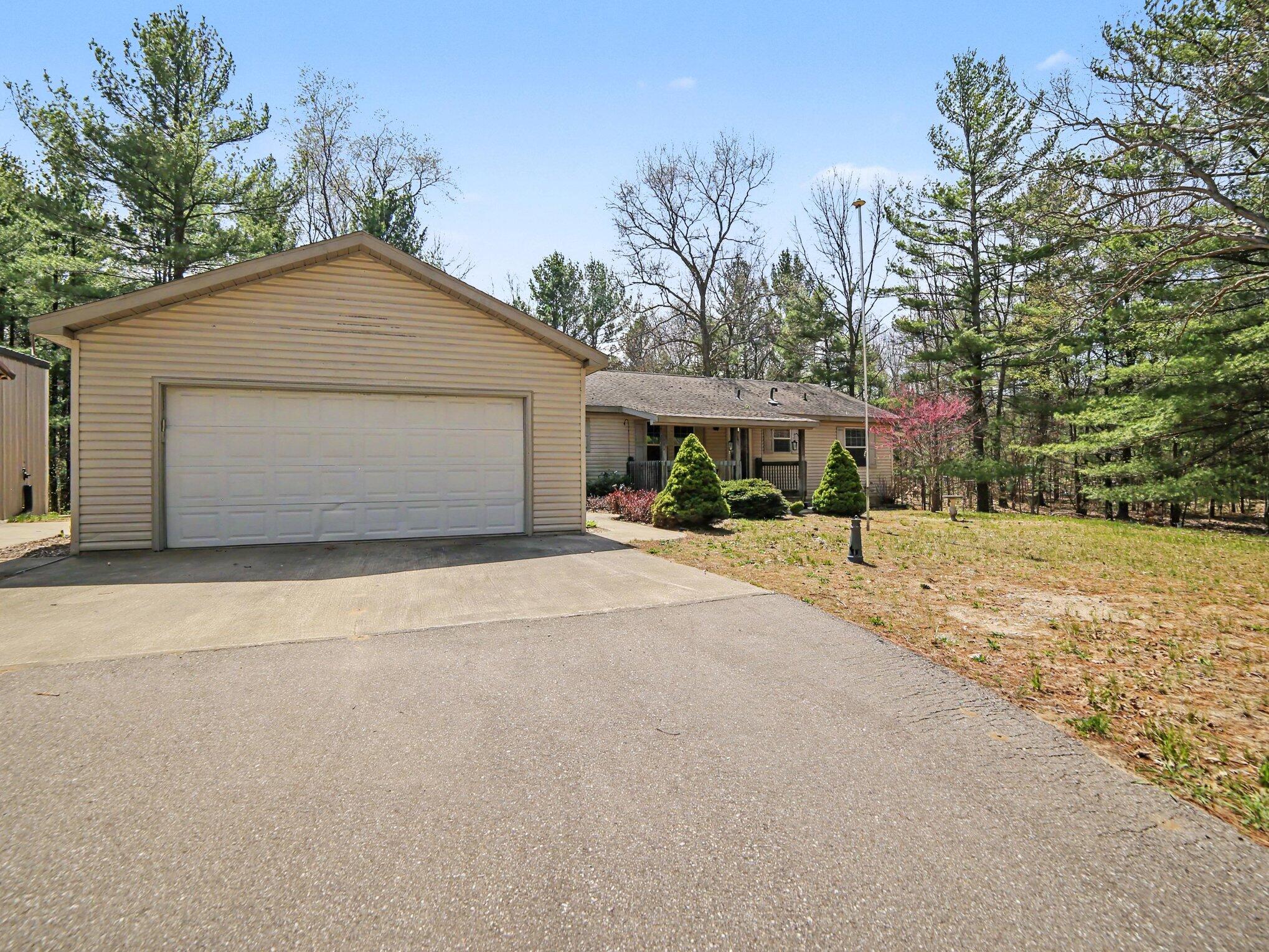 4905 Wayne Road Pentwater, MI 49449 - Photo 27 of 35 028_file_7220