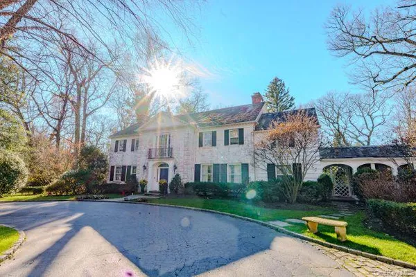 $17,500 | 10 Hidden Pond, Muttontown, NY 11545