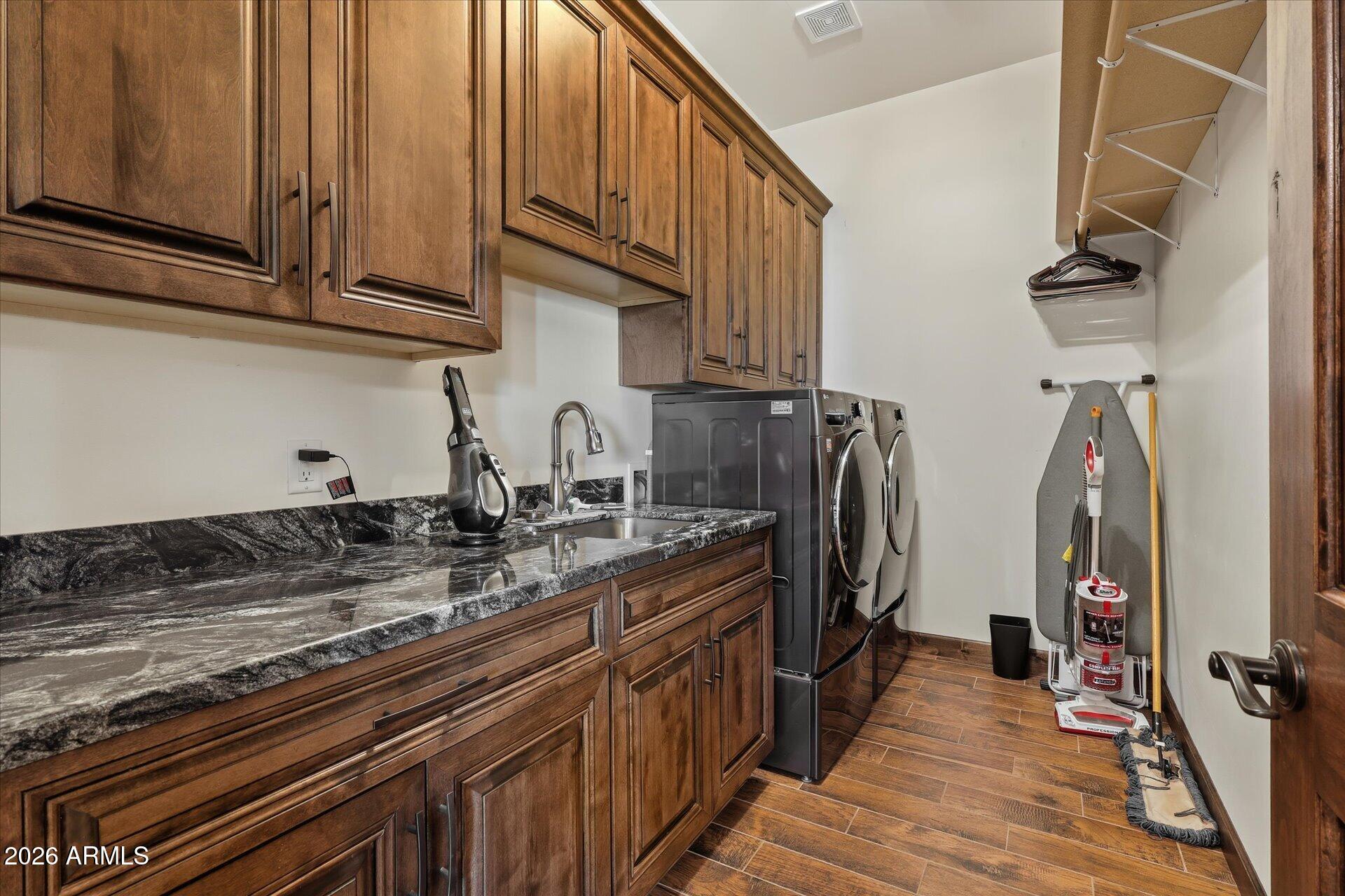 53 North La Barge Road Apache Junction, AZ 85119 - Photo 13 of 40