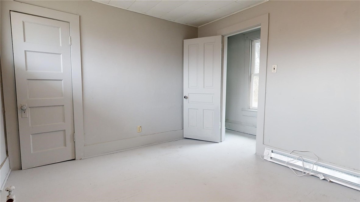 501 South Crea Street Decatur, IL 62522 - Photo 10 of 34 an empty room with closet area