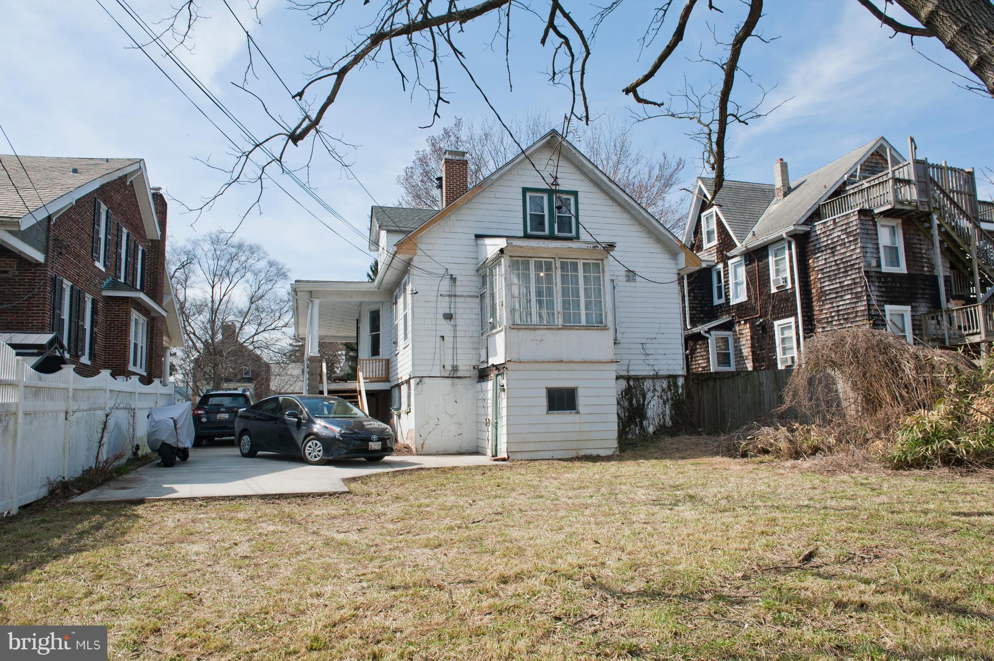 6105 York Road Baltimore, MD 21212 - Photo 24 of 24 a view of a house with a yard