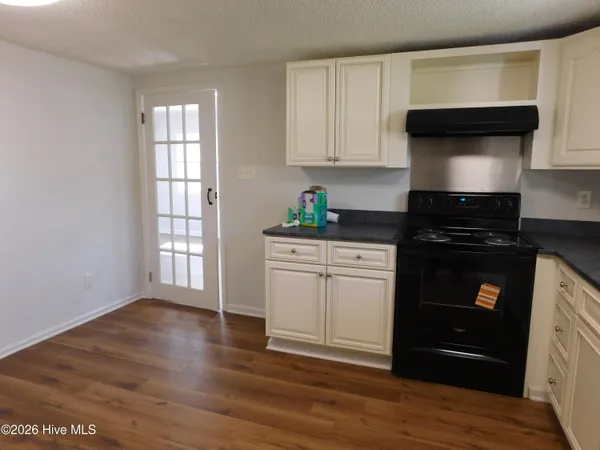 $1,250 | 421 Church Road, New Bern, NC 28560