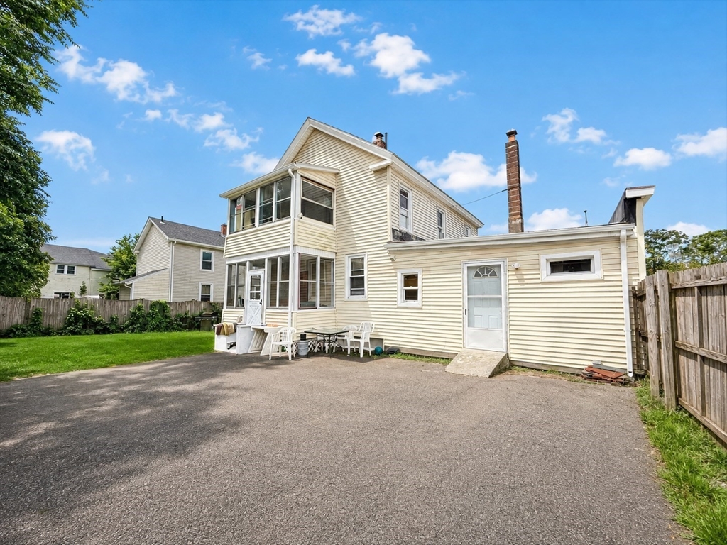 145 Hancock Street Springfield, MA 01109 - Photo 3 of 22 Gallery Image 3