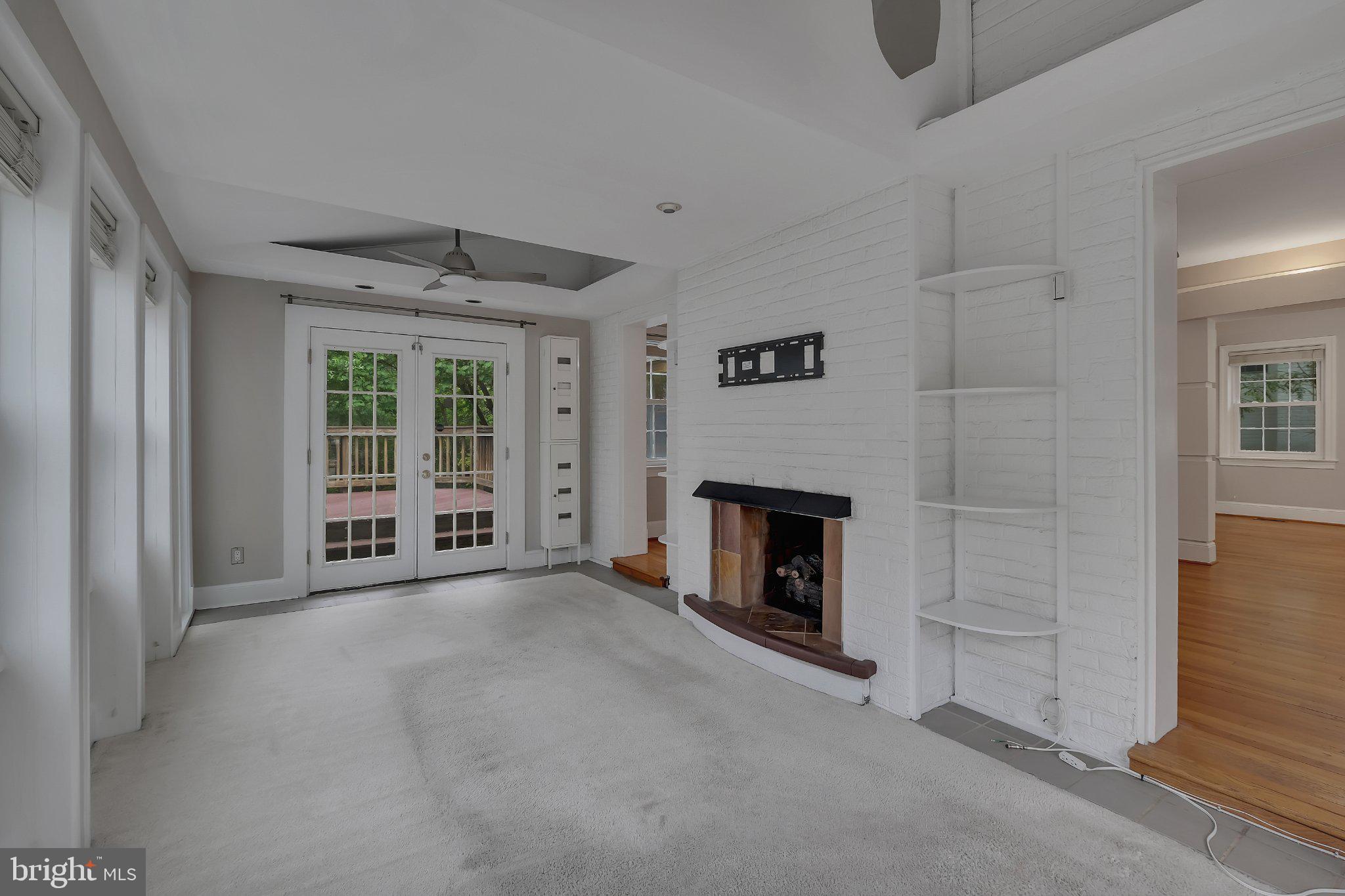 1706 North Glebe Road Arlington, VA 22207 - Photo 8 of 36 Bright and airy living space awaits.