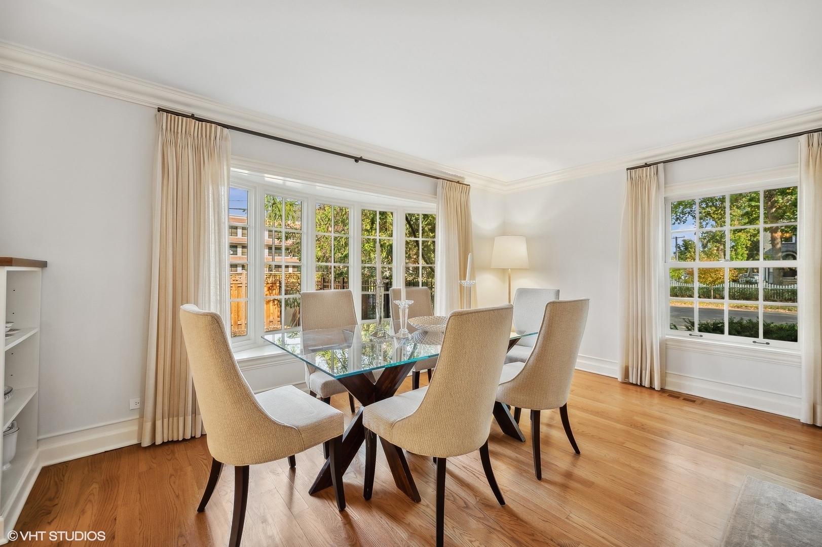 88 Abbotsford Road Winnetka, IL 60093 - Photo 11 of 46 a view of a dining room with furniture and wooden floor