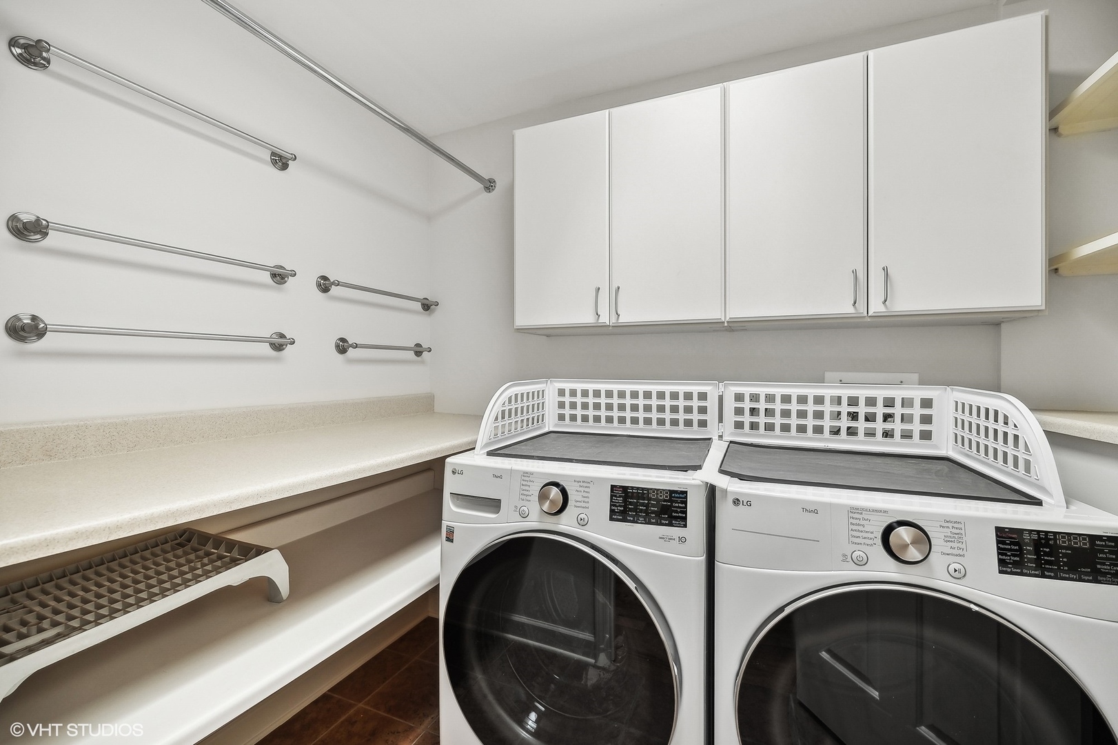 88 Abbotsford Road Winnetka, IL 60093 - Photo 42 of 46 a utility room with dryer and washer