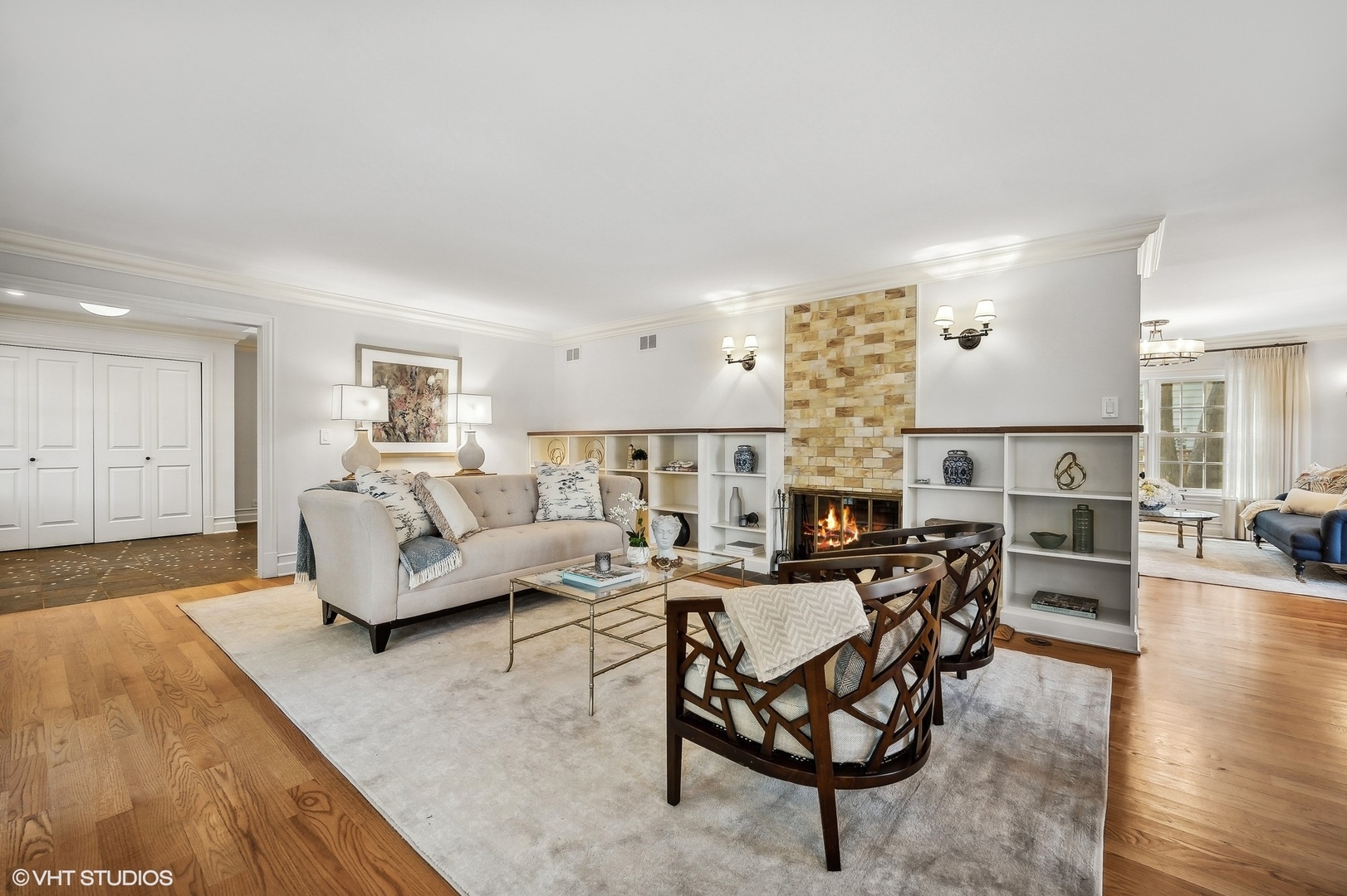 88 Abbotsford Road Winnetka, IL 60093 - Photo 6 of 46 a living room with furniture and wooden floor