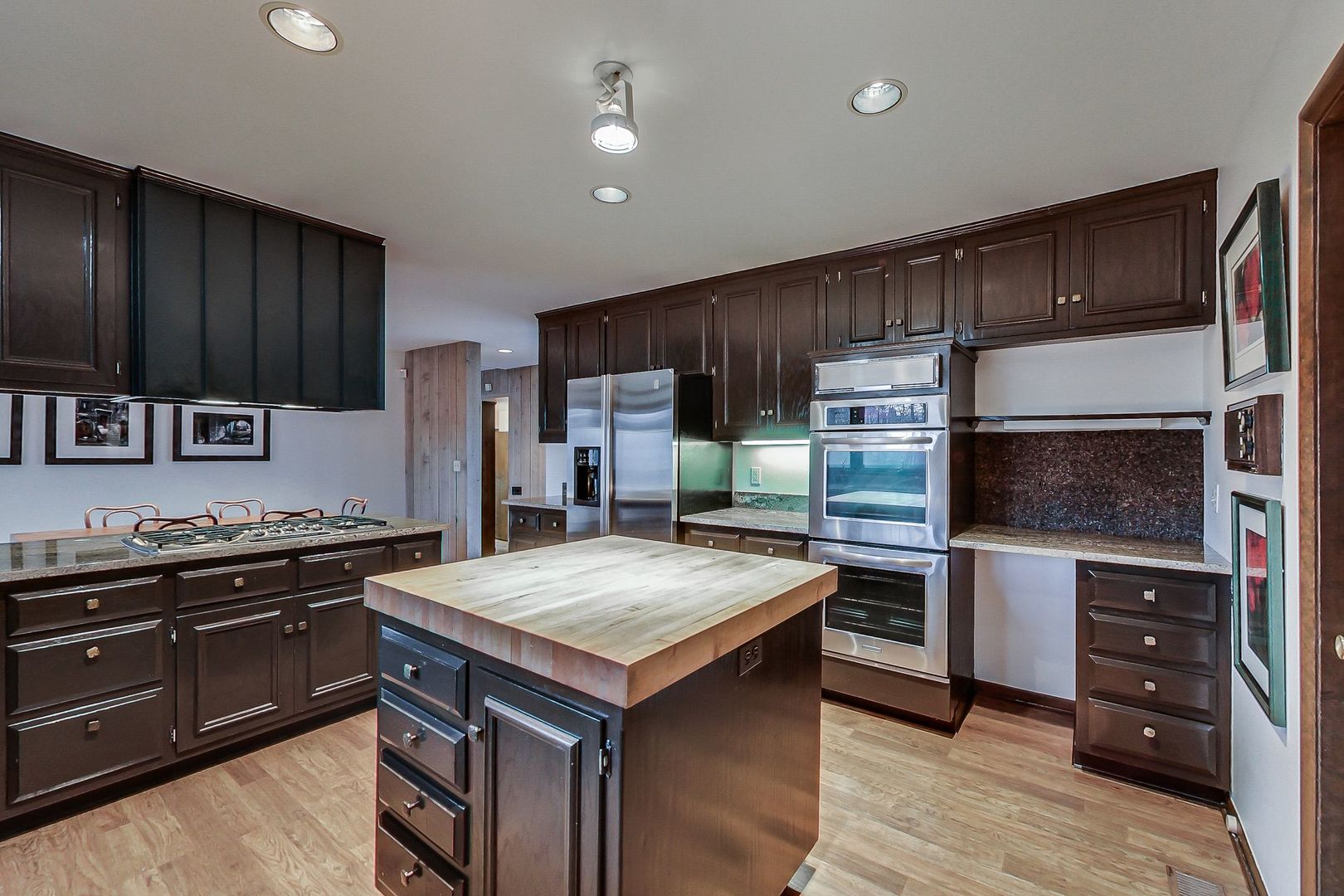 1116 Hillside Road Northbrook, IL 60062 - Photo 9 of 28