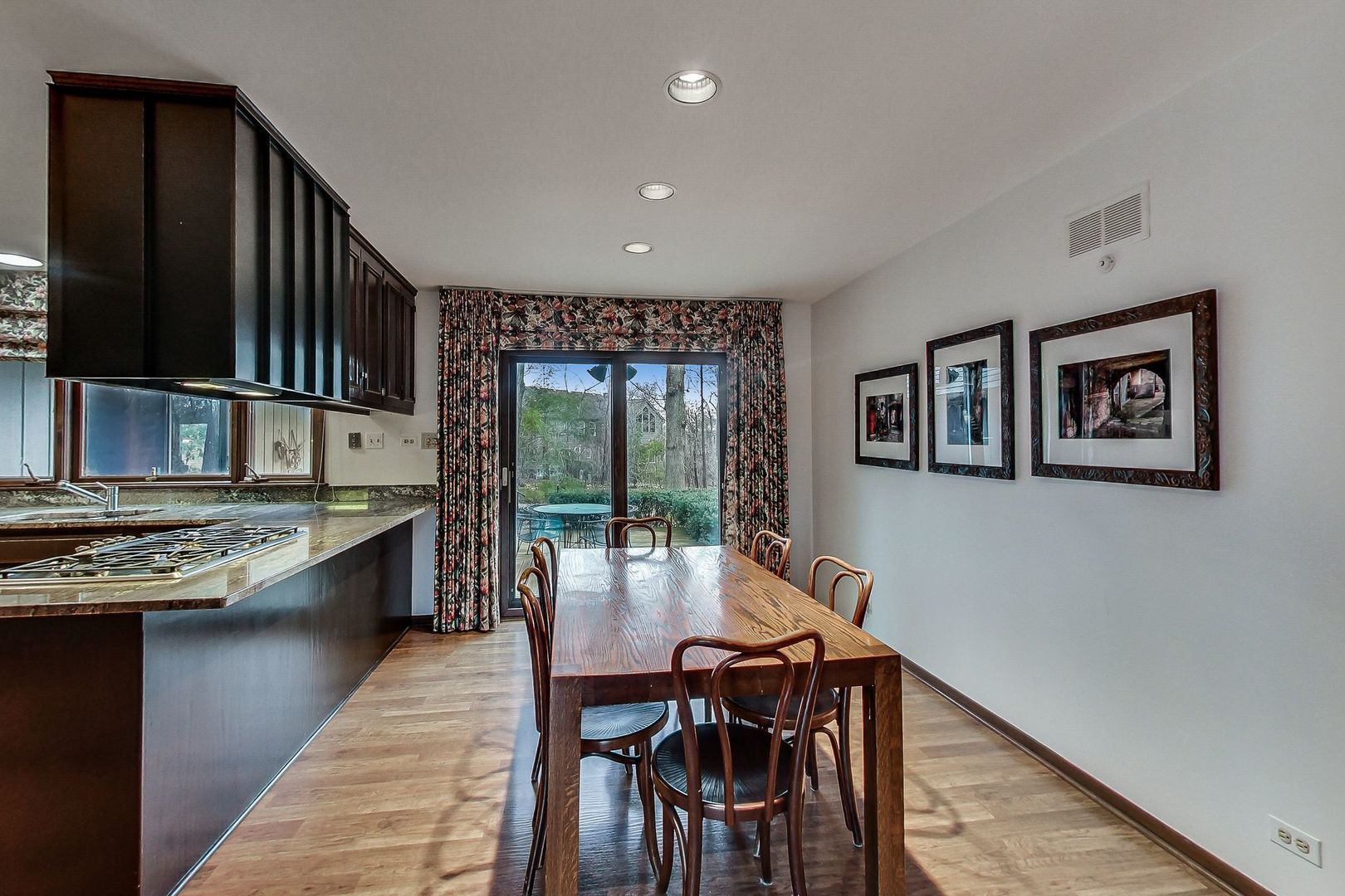 1116 Hillside Road Northbrook, IL 60062 - Photo 10 of 28