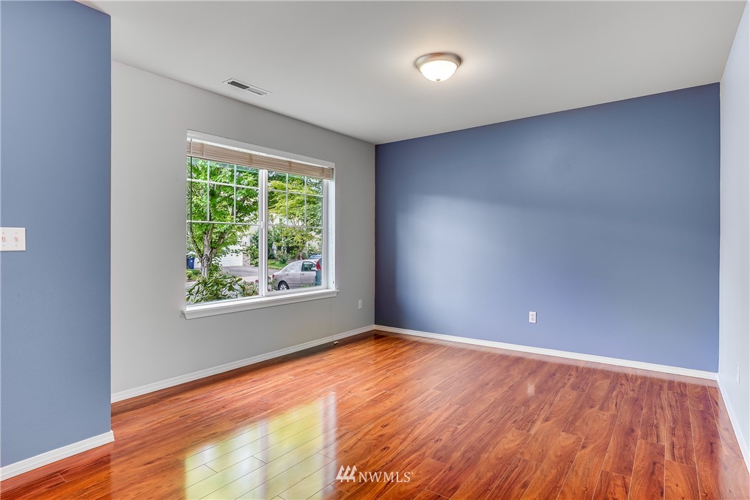 14527 Southeast 153rd Place Renton, WA 98058 - Photo 4 of 30 Gallery Image 4