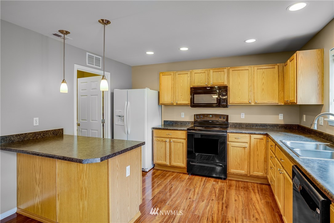 14527 Southeast 153rd Place Renton, WA 98058 - Photo 8 of 30 Gallery Image 8
