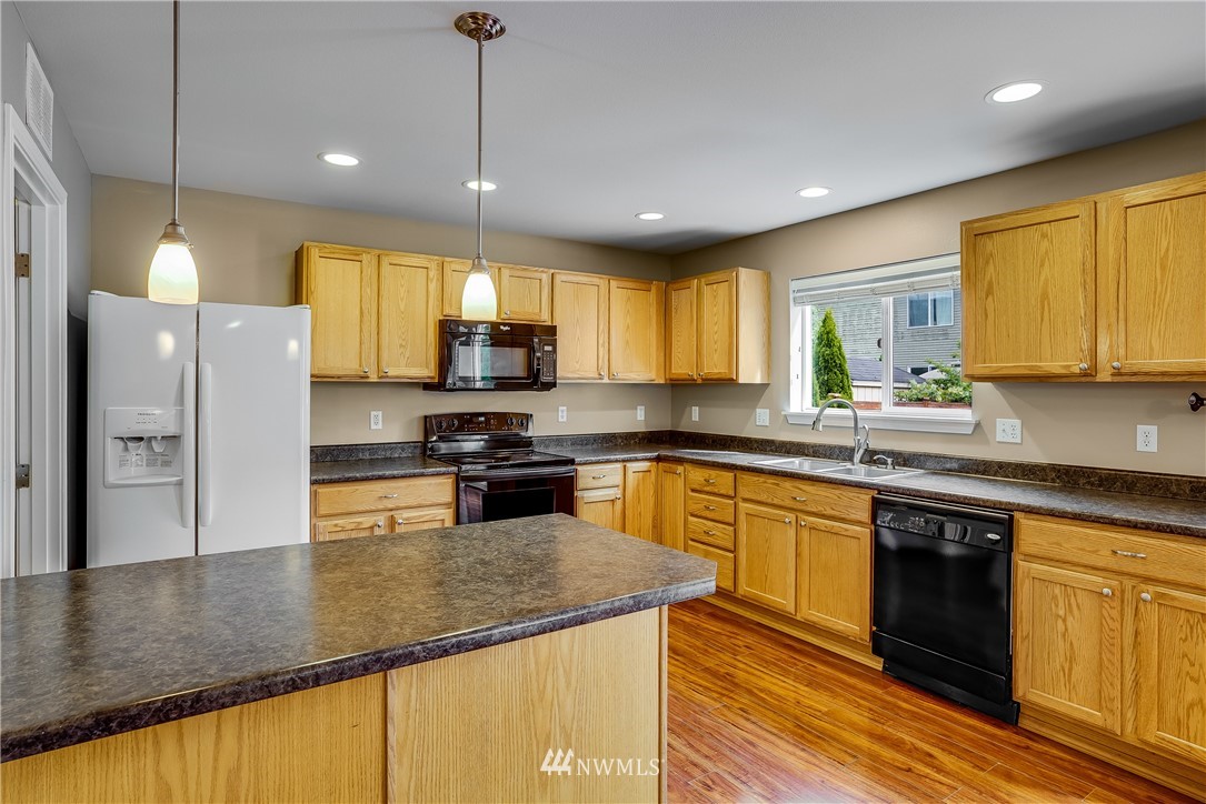 14527 Southeast 153rd Place Renton, WA 98058 - Photo 10 of 30 Gallery Image 10