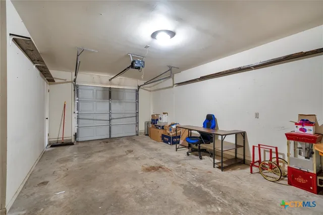 $180,000 | 103 Thompson Drive, Luling, TX 78648