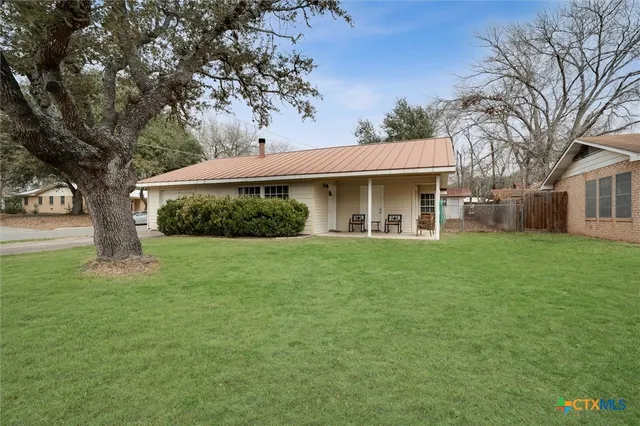 $180,000 | 103 Thompson Drive, Luling, TX 78648