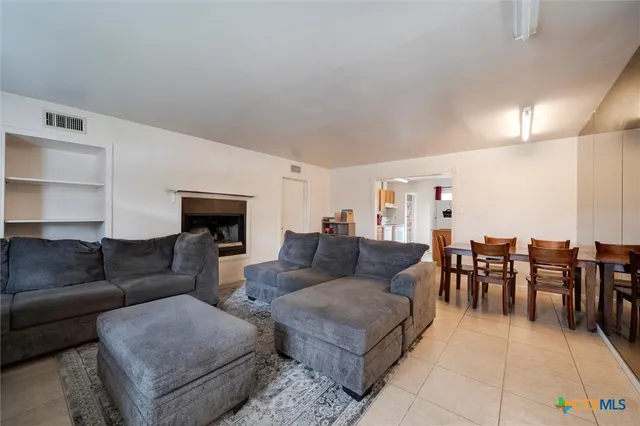 $180,000 | 103 Thompson Drive, Luling, TX 78648