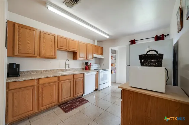 $180,000 | 103 Thompson Drive, Luling, TX 78648