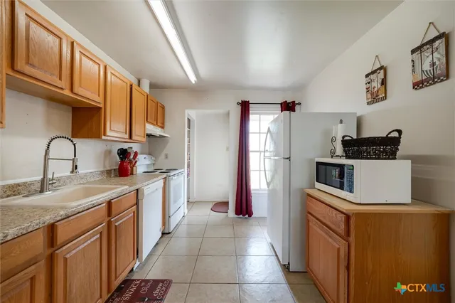 $180,000 | 103 Thompson Drive, Luling, TX 78648