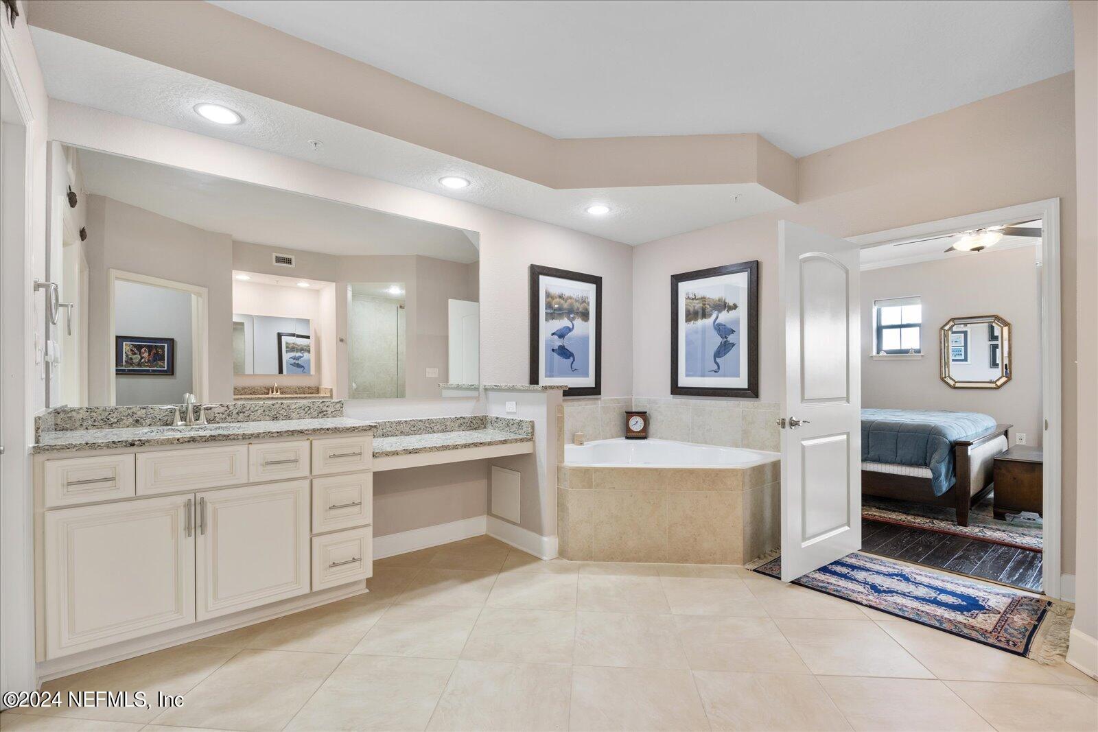 3958 Baymeadows Road, Unit 4501 Jacksonville, FL 32217 - Photo 39 of 57 master tub
