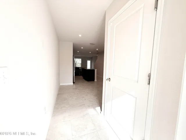 $1,695 | 5885 Creekside Crossing Drive, Jacksonville, FL 32210