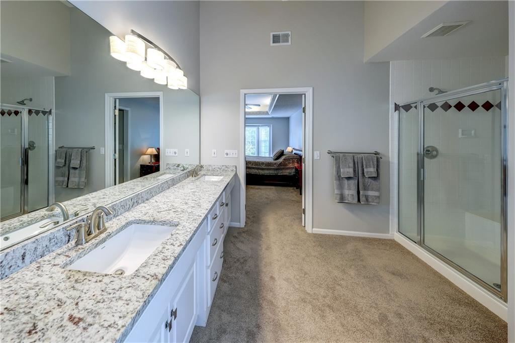 13017 Reeder Street Overland Park, KS 66213 - Photo 16 of 35