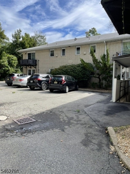 470 Valley Road, Unit A4 Montclair, NJ 07043 - Photo 11 of 14 Gallery Image 11