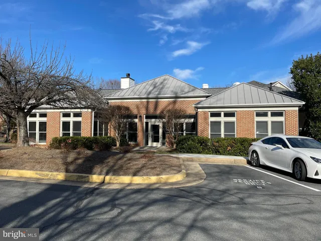 $2,100 | 1708 Lake Shore Crest Drive, Unit 14, Reston, VA 20190