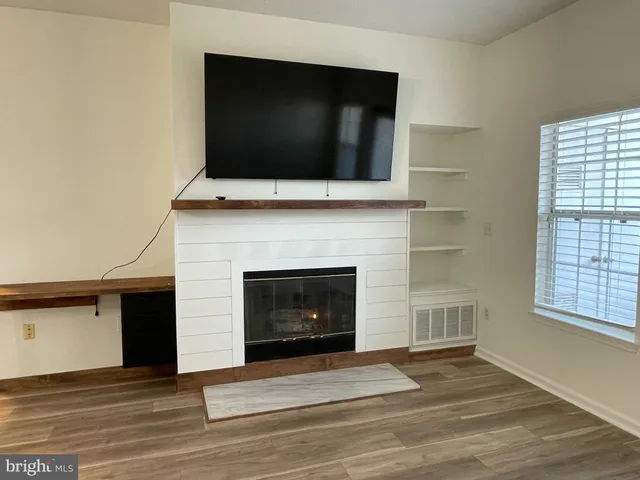 $2,100 | 1708 Lake Shore Crest Drive, Unit 14, Reston, VA 20190