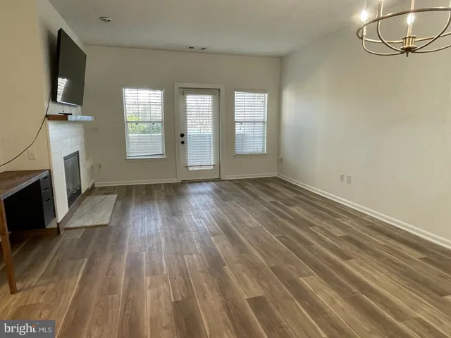 $2,100 | 1708 Lake Shore Crest Drive, Unit 14, Reston, VA 20190