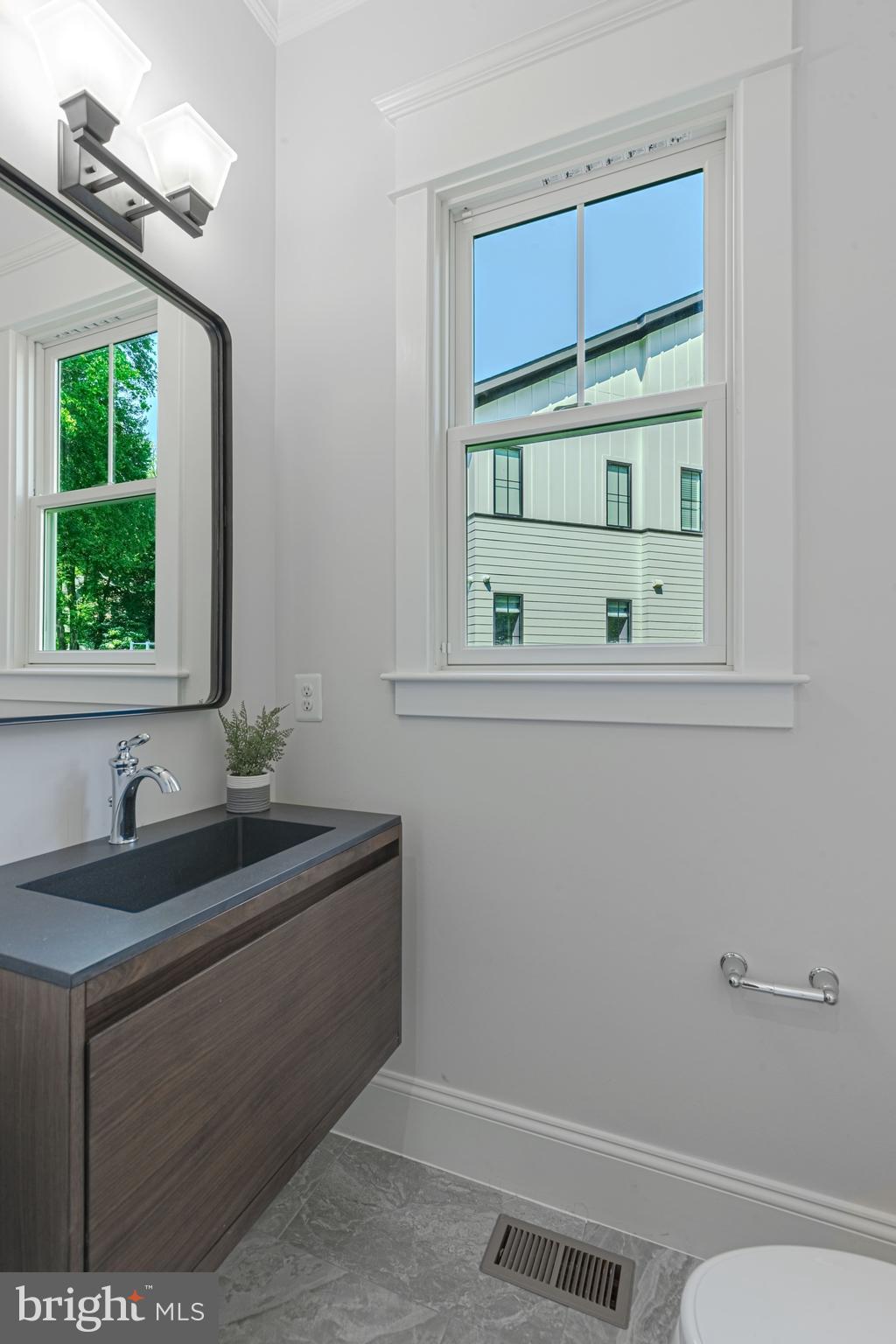 103 Mashie Drive Southeast Vienna, VA 22180 - Photo 21 of 80 Main Level Half Bath 1