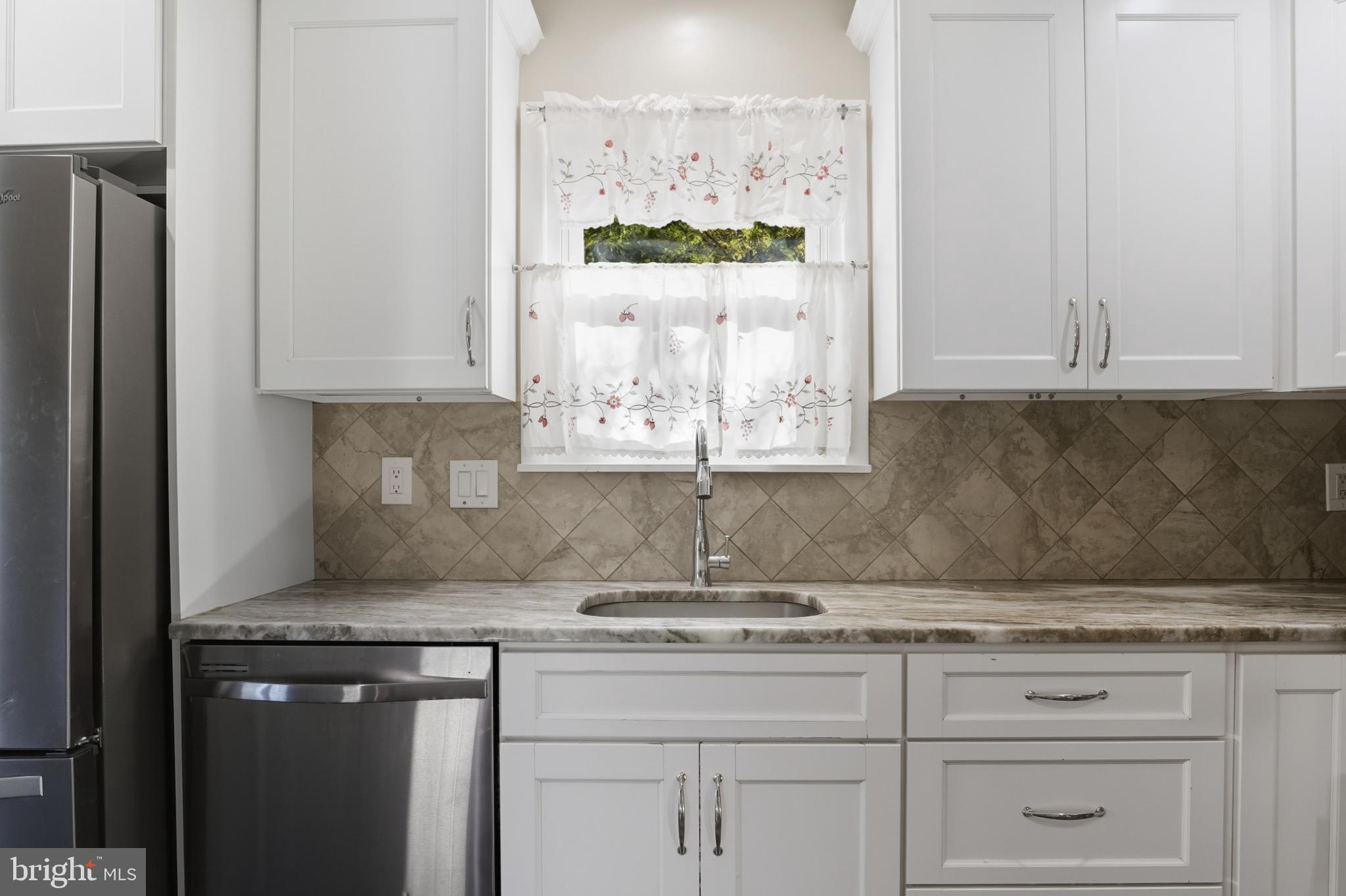 121 Dallas Road Willow Grove, PA 19090 - Photo 11 of 31 kitchen