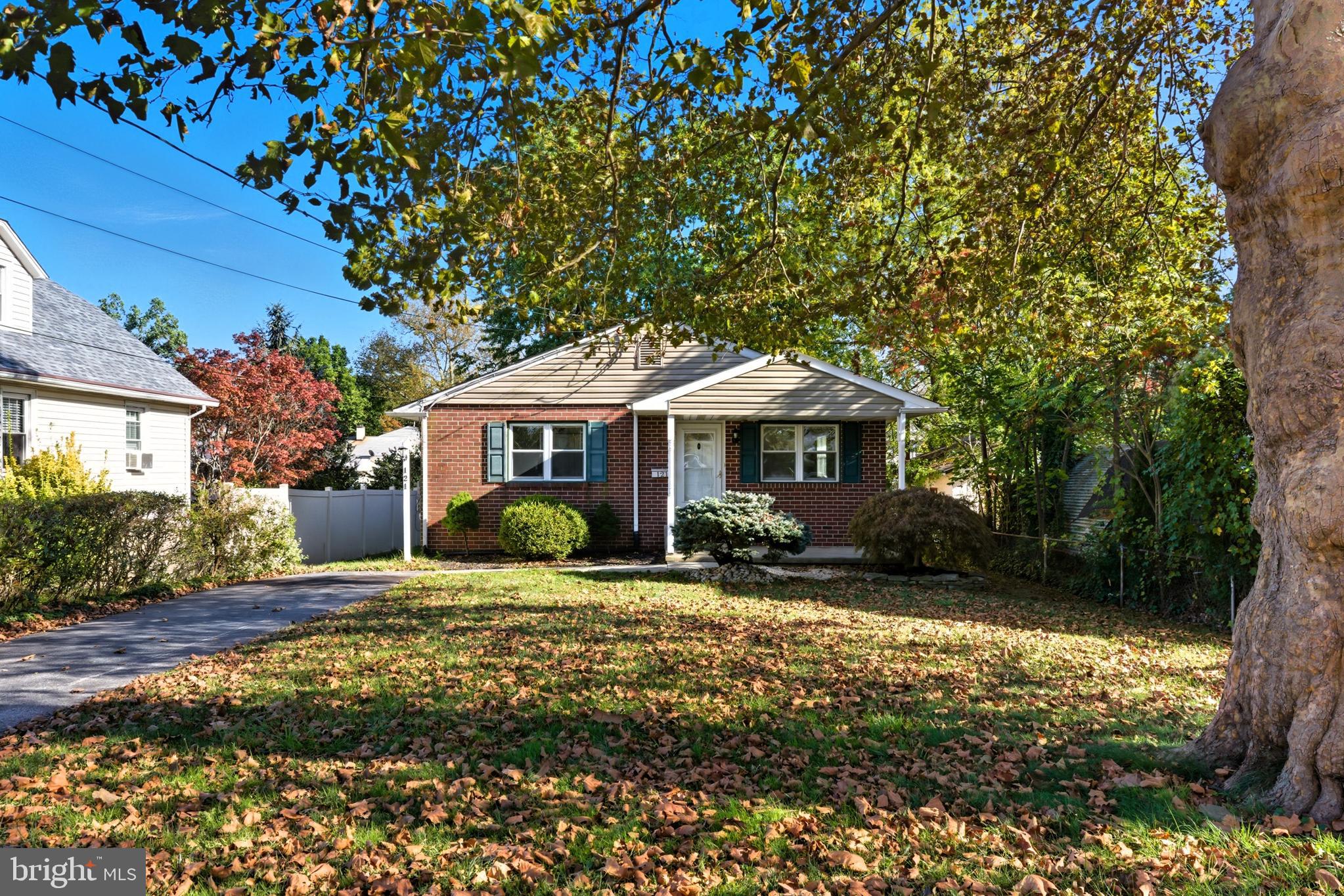 121 Dallas Road Willow Grove, PA 19090 - Photo 2 of 31 exterior front