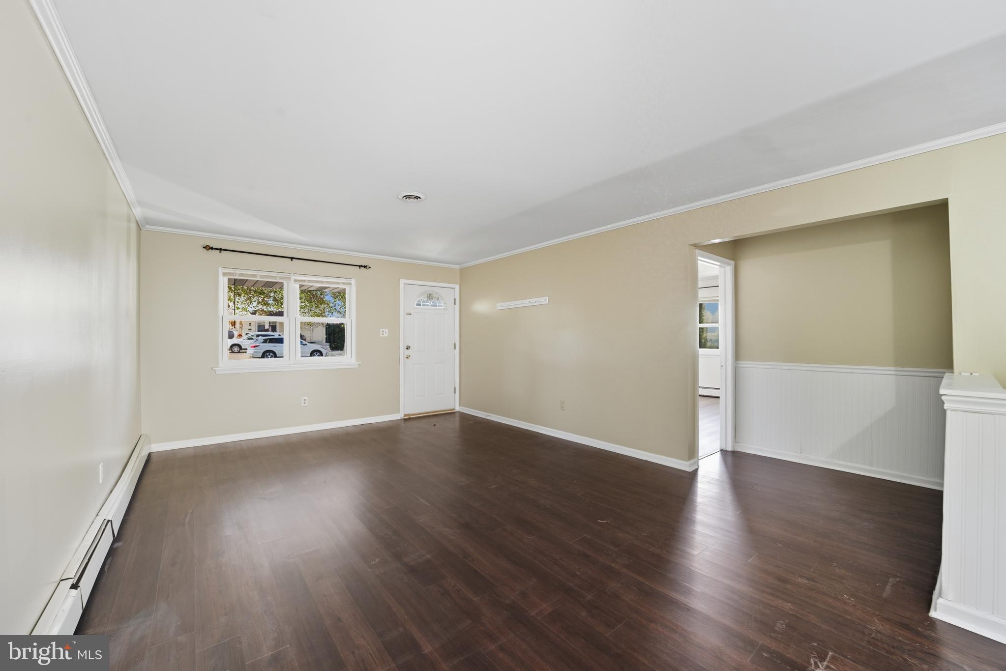 121 Dallas Road Willow Grove, PA 19090 - Photo 6 of 31 living room