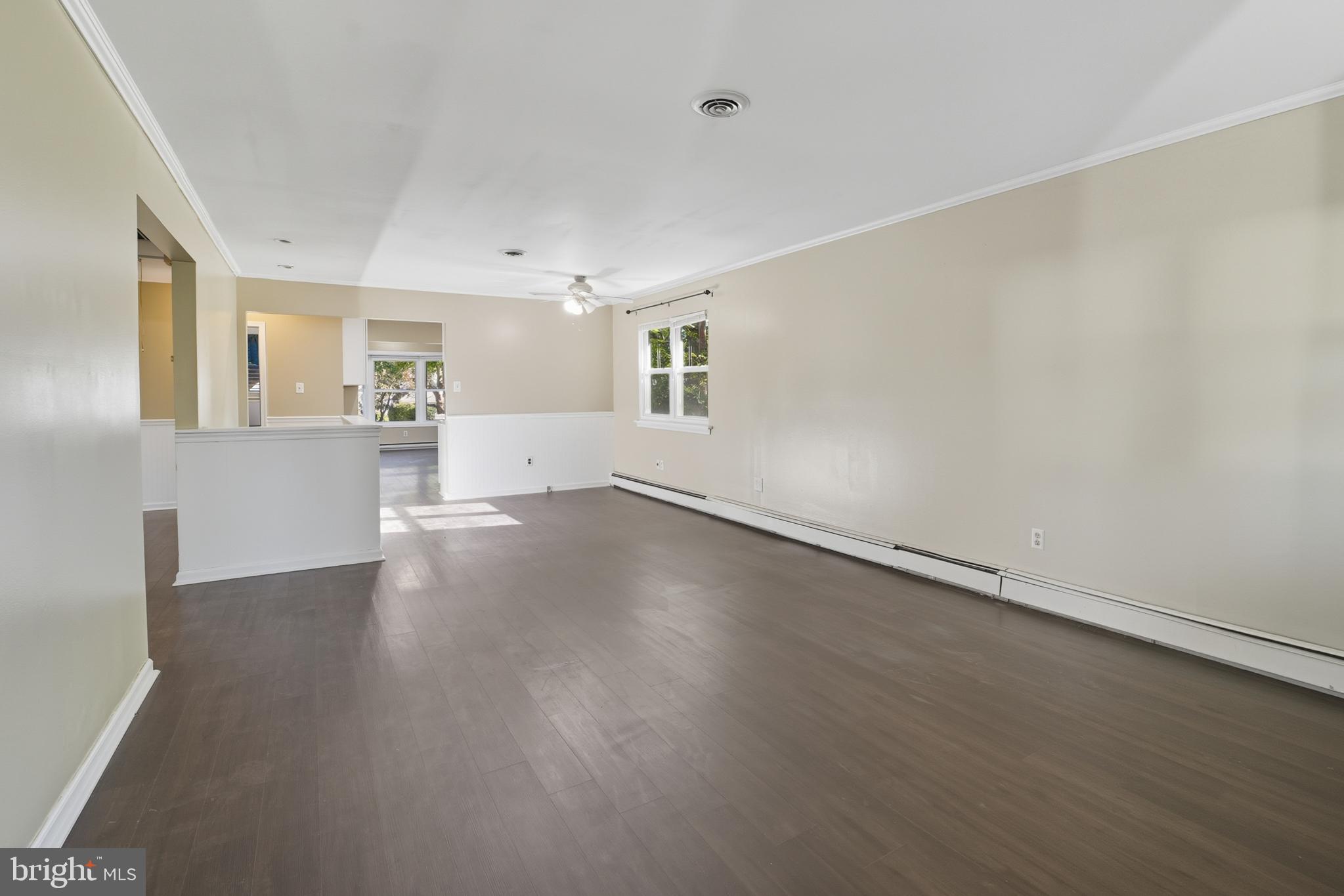 121 Dallas Road Willow Grove, PA 19090 - Photo 7 of 31 living room