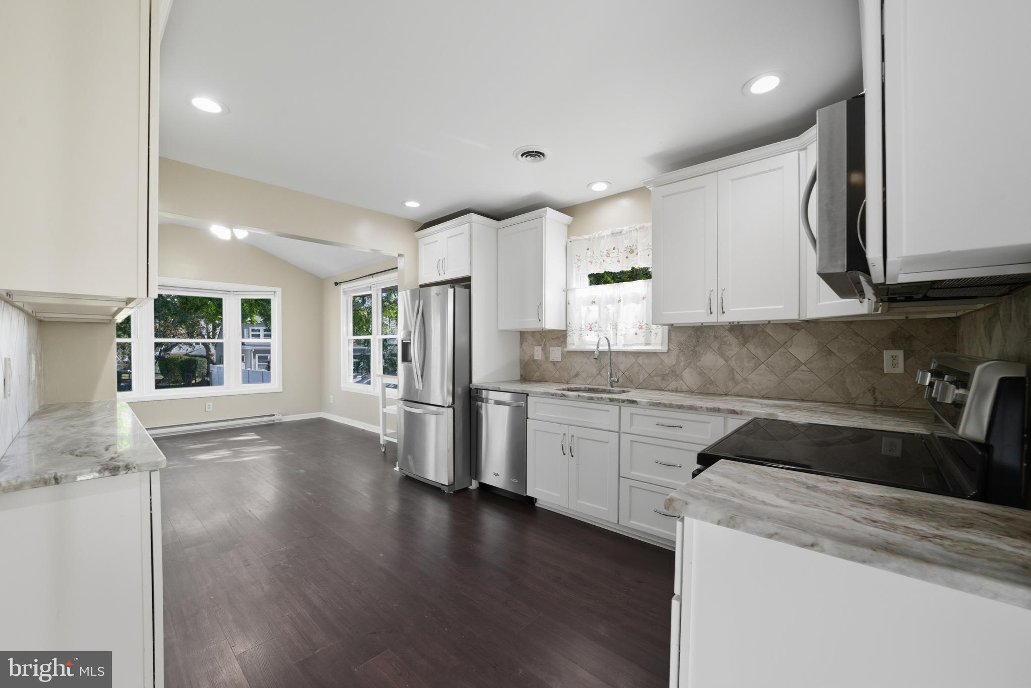 121 Dallas Road Willow Grove, PA 19090 - Photo 10 of 31 kitchen