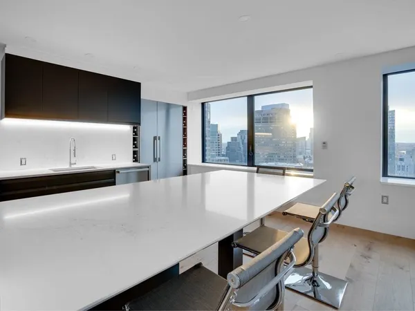 $10,000 | 65 East India Row, Unit PH B, Boston, MA 02110