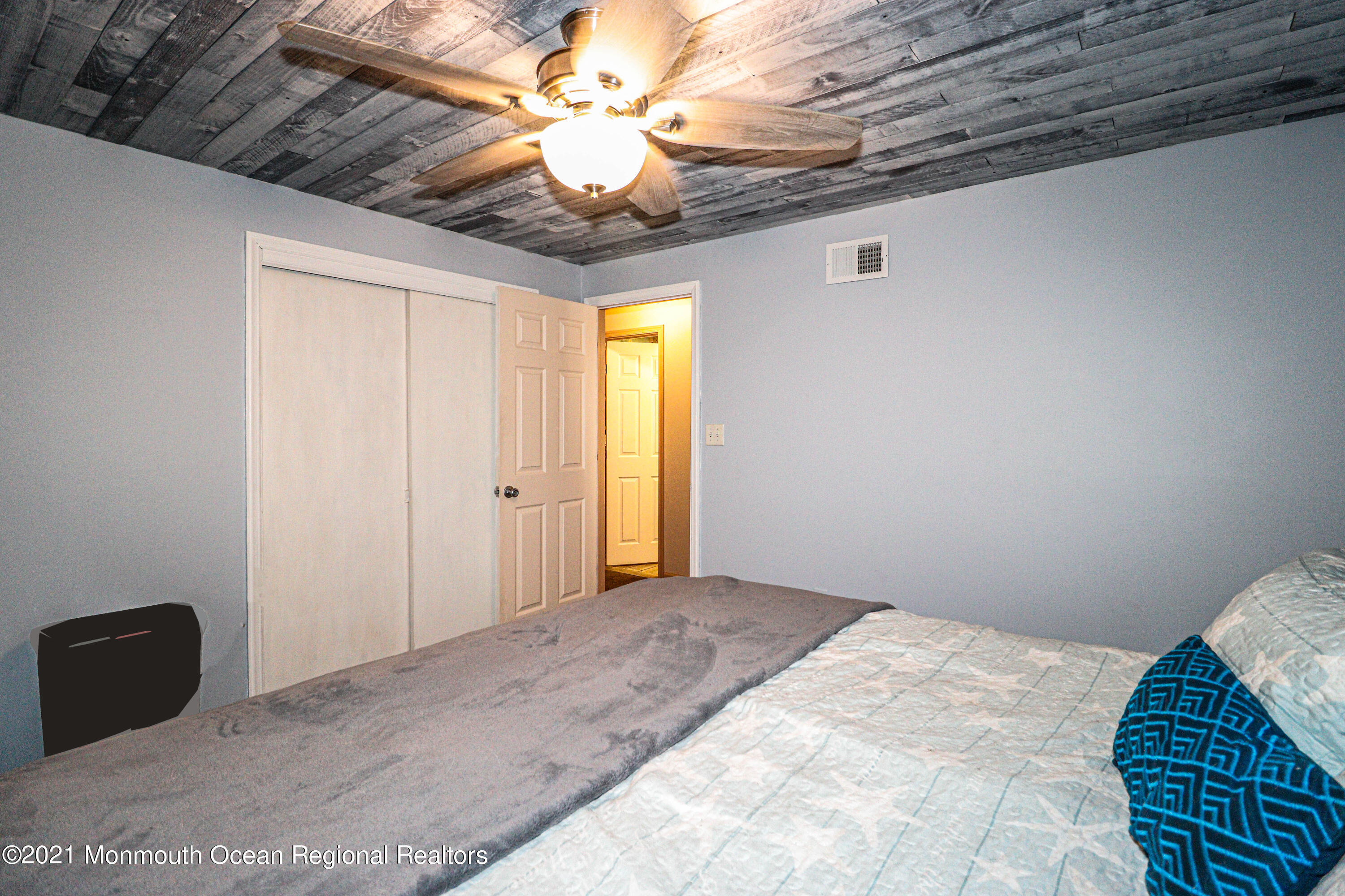 94 London Road Brick, NJ 08723 - Photo 16 of 43 a view of a livingroom with a chandelier