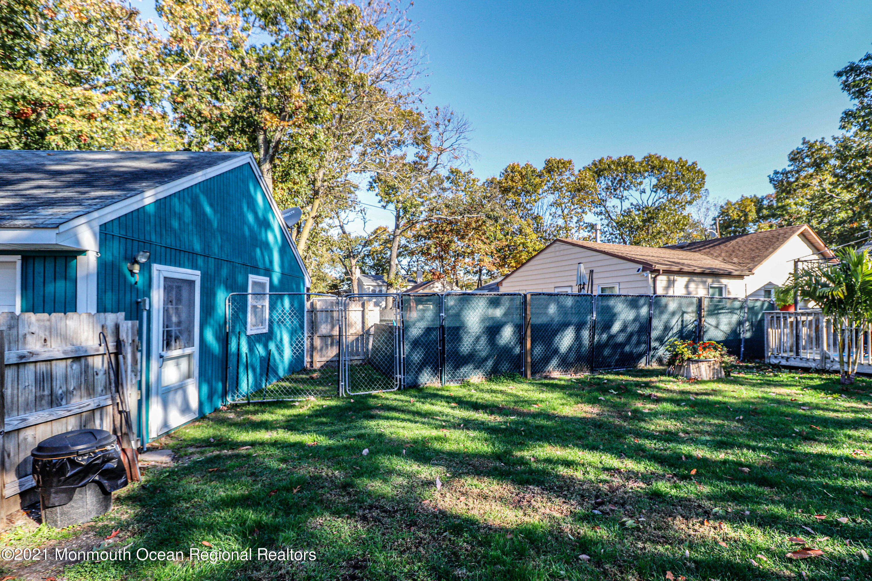 94 London Road Brick, NJ 08723 - Photo 25 of 43 a view of a back yard of the house